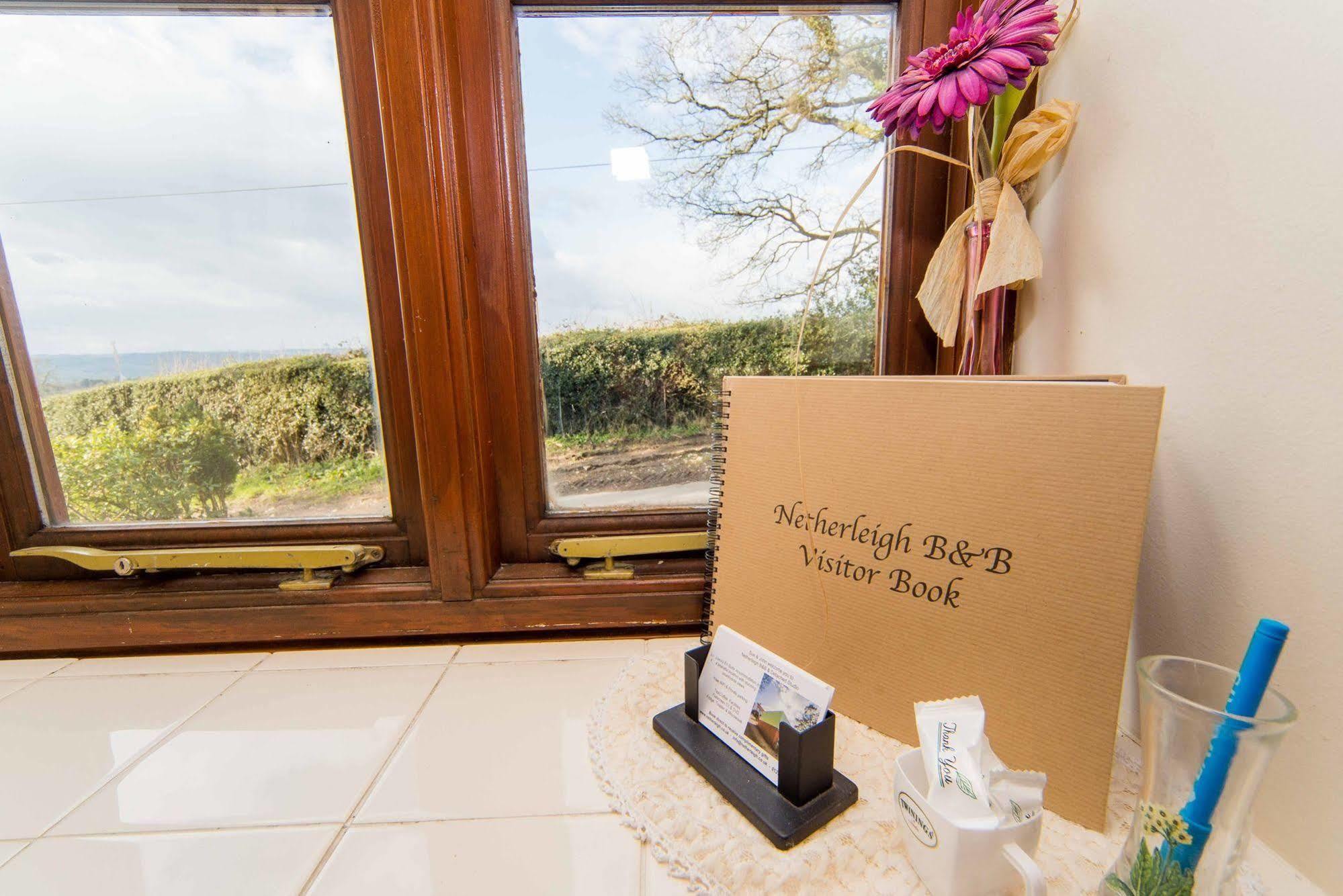 Cozy Snug Room, Short Drive To Lyme Regis, Crackling Fireplace, Private Balcony & Stunning Countryside Views, Free Private Parking & Wifi Axminster Extérieur photo