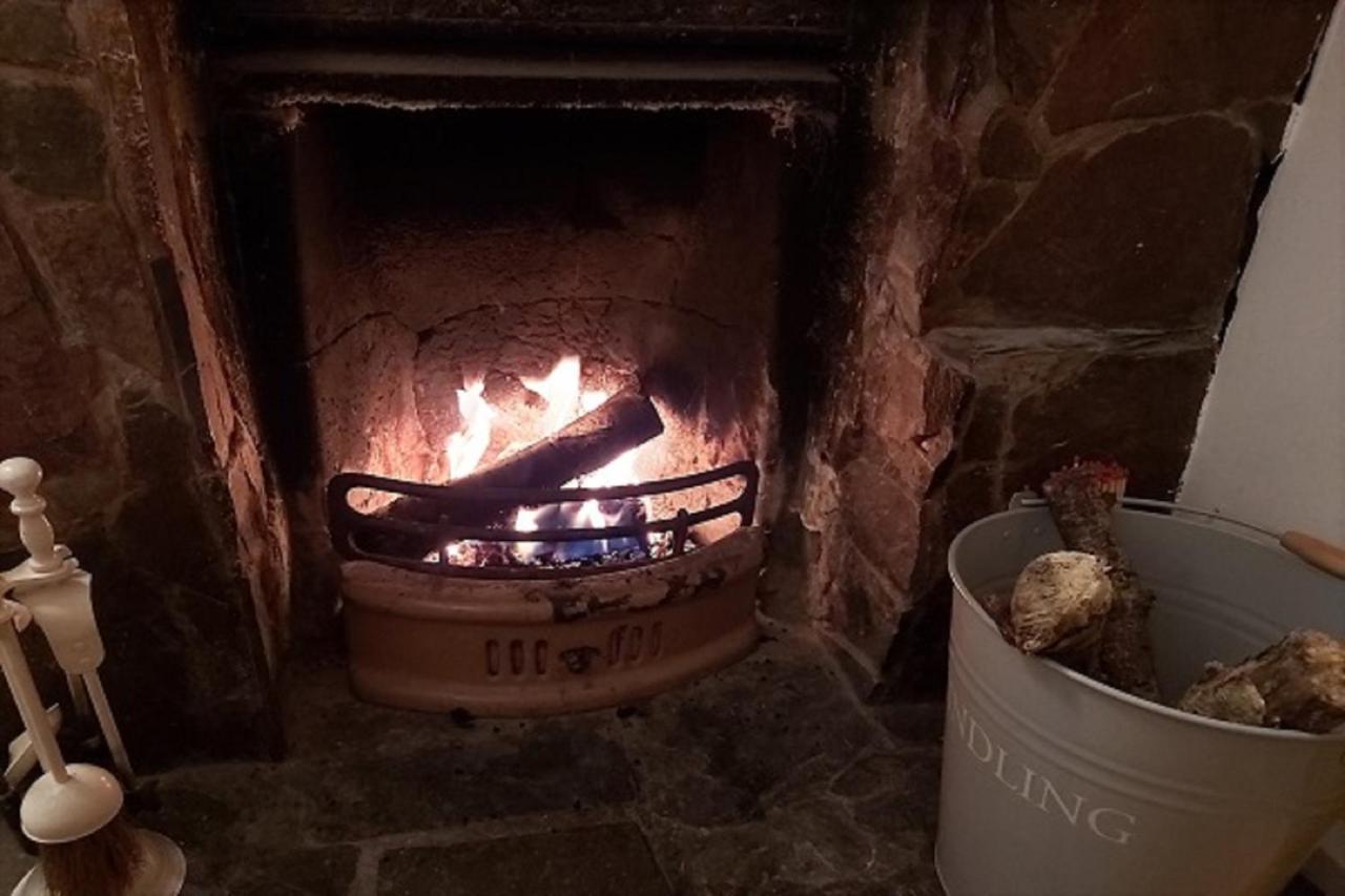 Cozy Snug Room, Short Drive To Lyme Regis, Crackling Fireplace, Private Balcony & Stunning Countryside Views, Free Private Parking & Wifi Axminster Extérieur photo